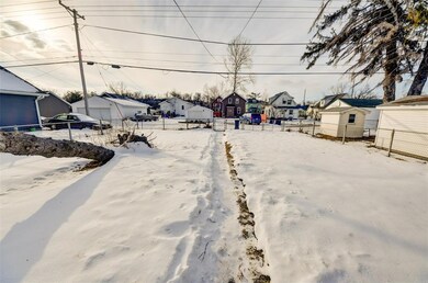 1210 10th St NW, Cedar Rapids, IA 52405 - photo 5