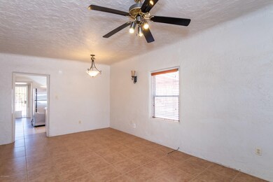 Living room & dining area