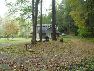 716 Sutton Creek Rd, Harding, PA 18643 - photo 2