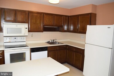 646 Yorkshire Dr, Edgewood, MD 21040 - photo 7