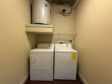 908 N Bishop Ave unit 2-301, Dallas, TX 75208 - photo 4