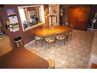Kitchen. Huge Breakfast/Kitchen Areas