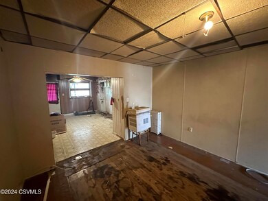 Dining Room 2 125 S Market St
