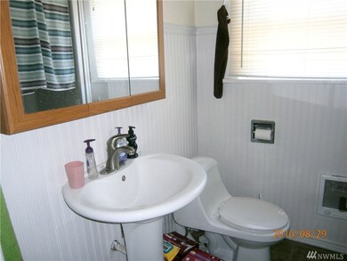 1527 Nichols Blvd, Longview, WA 98632 - photo 6