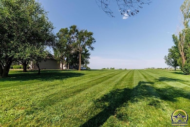 12449 Kansas 4, Topeka, KS 66610 - photo 3