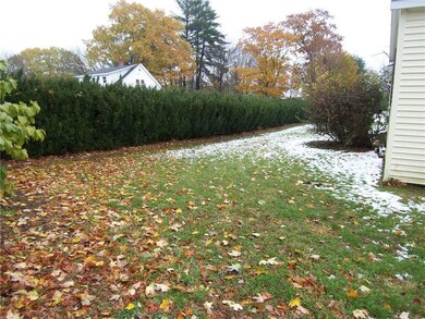 81 Pleasant St, Mechanic Falls, ME 04256 - photo 4