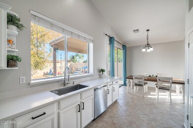 7228 E Lakeview Ave, Mesa, AZ 85209 - photo 4