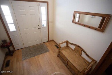 800 Warbler Ct, Hawley, PA 18428 - photo 6