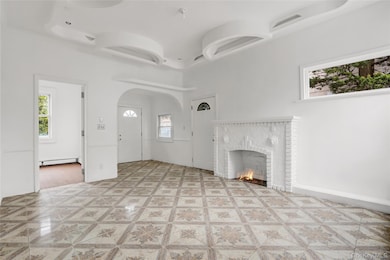 69 Hewlett St, Hempstead, NY 11550 - photo 4