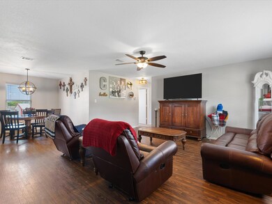 142 Blue Sky Ln, Springtown, TX 76082 - photo 5