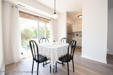 Garden Dinette