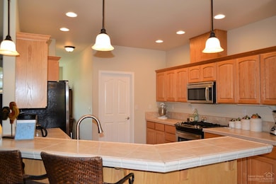 2244 SE Wind Rider Ln, Bend, OR 97702 - photo 4