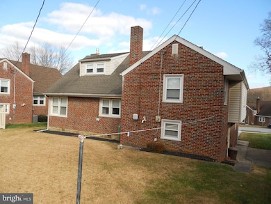 222 Opal Ave, Reading, PA 19606 - photo 4