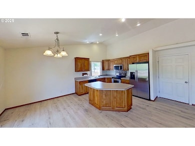 120 SE Edwards Ave, Winston, OR 97496 - photo 7