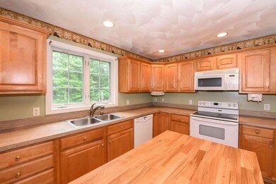 57 Bayberry Hill Rd, West Townsend, MA 01474 - photo 4