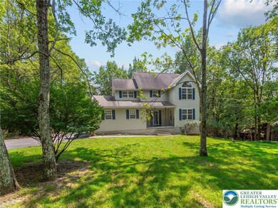 1405 Grand Mesa Dr, Effort, PA 18330 - photo 2