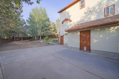 3546 SW Wickiup Ct-26