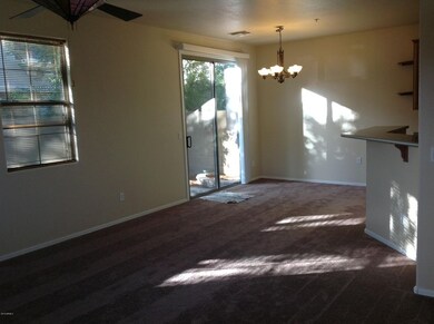 Living room/dining area