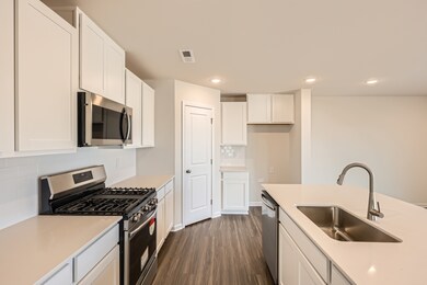 121 Dorian Place   Print Quality   004   05 Kitchen