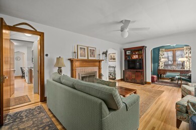 958 Montrose Ave, Columbus, OH 43209 - photo 5