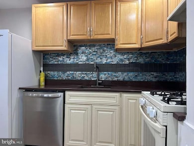 6018 Westchester Park Dr unit 6018 T-1, College Park, MD 20740 - photo 6