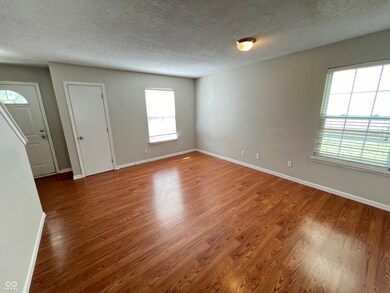 10129 Brushfield Ln, Fishers, IN 46037 - photo 6