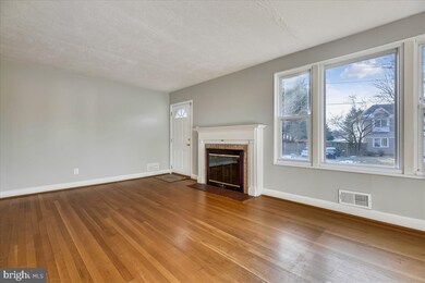 5023 Cushing Dr, Kensington, MD 20895 - photo 5