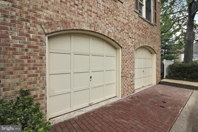 5815 Linden Square Ct, Rockville, MD 20852 - photo 3