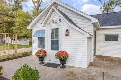 1208 W Broadway St, Mount Pleasant, MI 48858 - photo 4