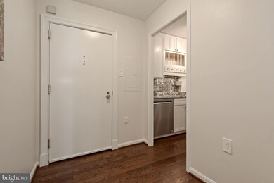 Woodbury Heights Condominium unit 606, Arlington, VA 22201 - photo 2