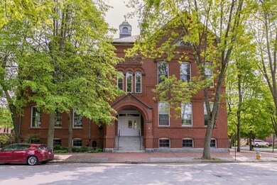 22 Carroll St unit 8, Portland, ME 04102 - photo 2