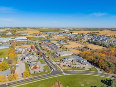 1122 Stephenson Ln, Waunakee, WI 53597 - photo 2