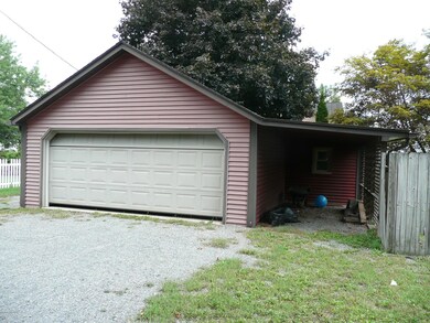 Garage & Carport