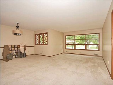 Living Room / Dining Room