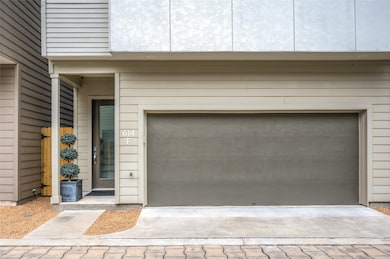 614 Thornton Rd unit F, Houston, TX 77018 - photo 3