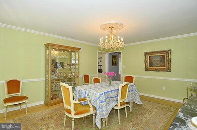 8908 Honeybee Ln, Bethesda, MD 20817 - photo 6