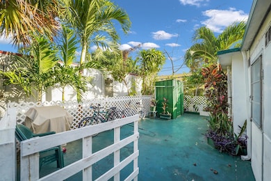 2078 NE 135th Ln, North Miami Beach, FL 33181 - photo 3