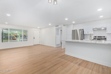 4815 W Palm Ln, Phoenix, AZ 85035 - photo 5