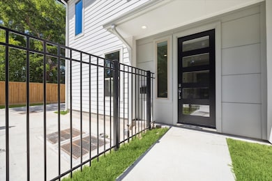 540 Janisch Rd unit F, Houston, TX 77018 - photo 3