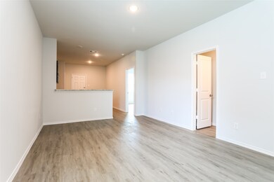 1301 Jonah Ln, Ennis, TX 75119 - photo 4