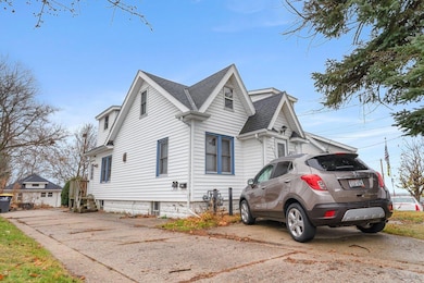 407 Greenwood Ave, Waukesha, WI 53188 - photo 5