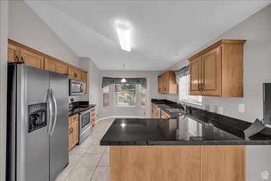 639 W Uxbridge Dr, St. George, UT 84770 - photo 2