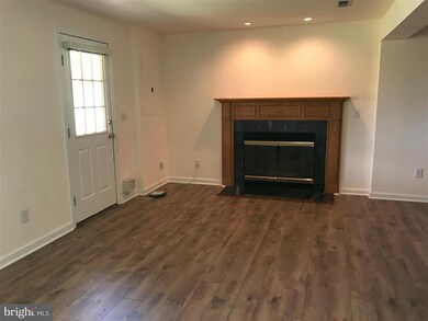 13335 Burkitts Rd, Fairfax, VA 22033 - photo 3