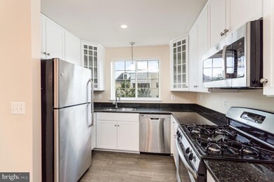 4121 S Four Mile Run Dr unit 202, Arlington, VA 22204 - photo 6