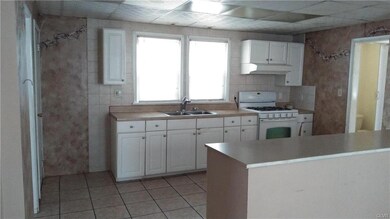 Main House (2424 Victor) Kitchen Area