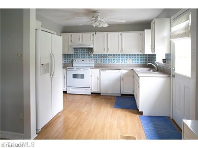 Kitchen. Solid Surface countertops