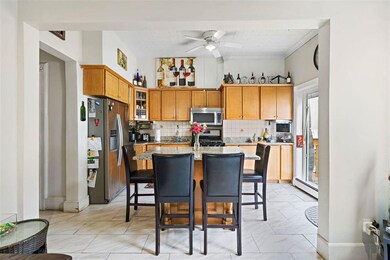 213 Maple St, Weehawken, NJ 07086 - photo 3