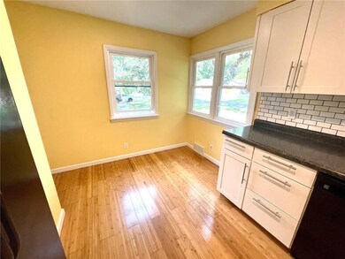Eat in kitchen space!