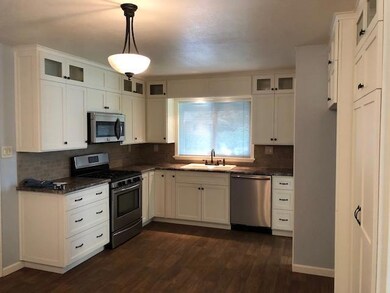 b kitchen w