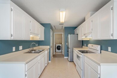 7855 Skyview Blvd-04